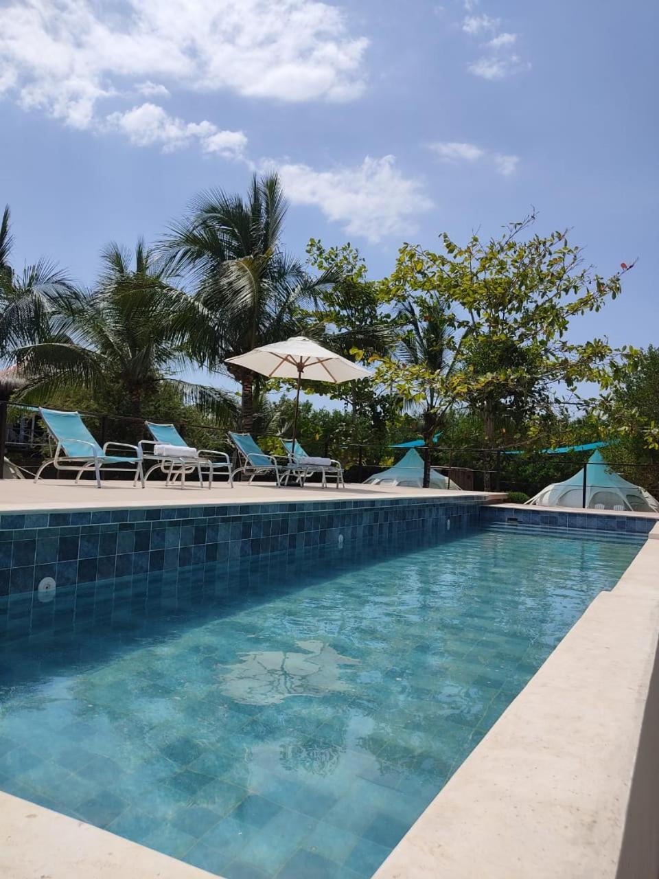 Marine Beach Club & Hotel By Tequendama เตียราบอมบา ภายนอก รูปภาพ